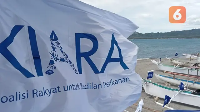perahu-perahu bantuan Kiara untuk nelayan penyintas di desa Tompe, Donggala