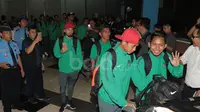 Menpora dan Warga Sambut Meriah Pemain Timnas di Bandara