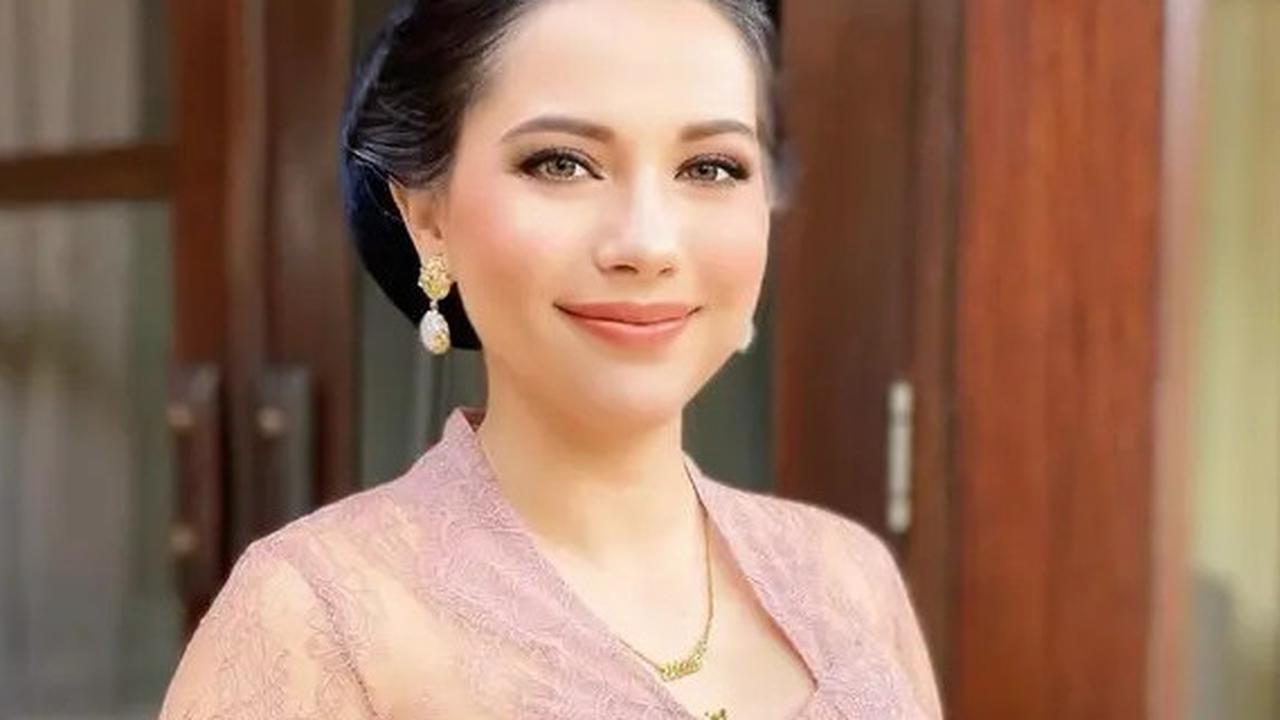Potret Cantik Menawan Elodie Bouttier Adik Maxime di Momen Pernikahan Luna Maya dan Sang Kaka, Anggun Berkebaya dengan Sanggul Jawa