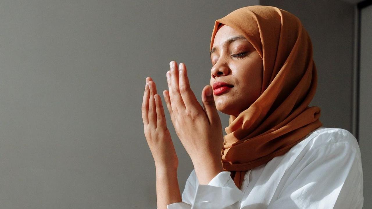 Masyaallah (Arab: مَا شَاءَ ٱللَّٰهُ) sebenarnya memiliki arti sebagai sesuatu yang sudah dikehendaki oleh Allah SWT.<br>