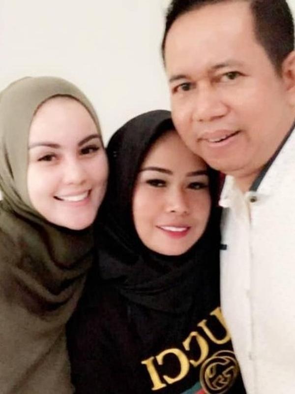 Jennifer Dunn berhijab (Sumber: Instagram/jeje.dunn)
