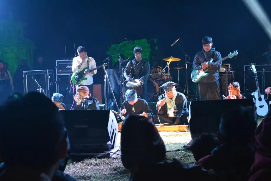  Pagelaran Seni dan Jazz Atas Awan dalam Dieng Culture Festival di Komplek Candi Arjuna. (Foto: Liputan6.com/Muhamad Ridlo)