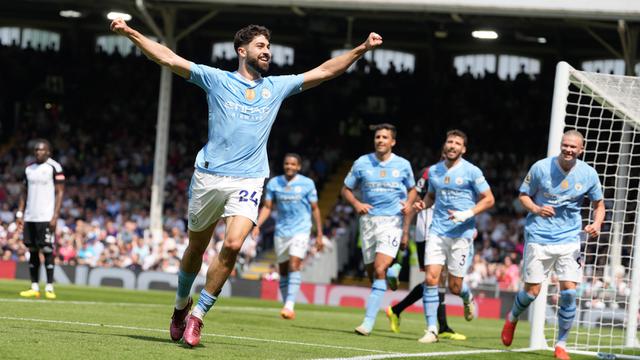 Foto: Penampakan Noel Gallagher Saat Manchester City Pesta Gol di Markas Fulham, The Citizens Kudeta Arsenal di Puncak Klasemen Liga Inggris