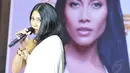 Menurut  Anggun C Sasmi pakaian ala Nazi, tidak layak dipublikasikan. (Liputan6.com/Panji Diksana)