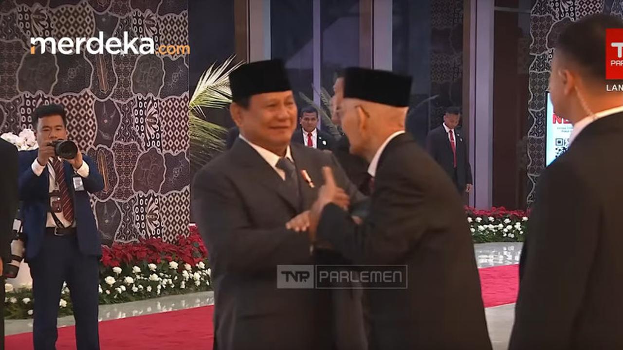 Jenderal Sepuh TNI Salam Komando Berani Tunjuk-Tunjuk Dada Prabowo & Beri Pelukan Bangga