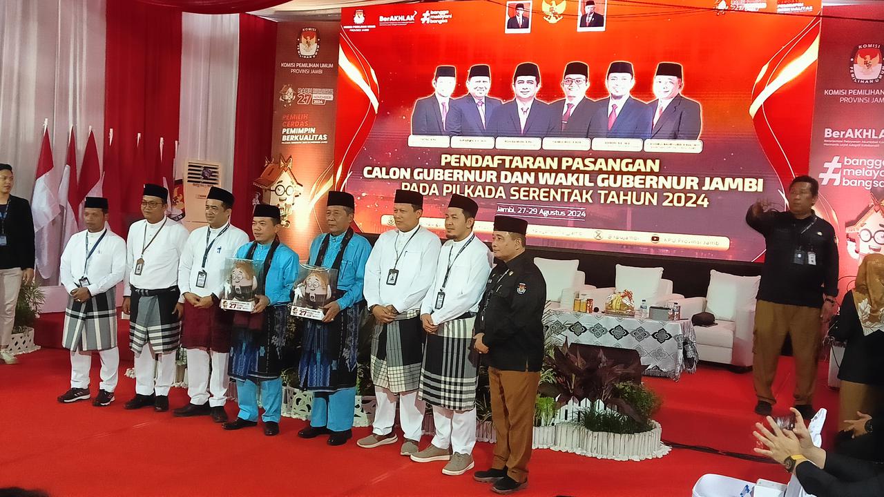 Naik Skuter, Pasangan Petahana Al Haris-Abdullah Sani Daftar Calon Gubernur Jambi ke KPU
