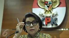 Wakil Ketua KPK, Basaria Panjaitan memberikan keterangan terkait penetapan tersangka kasus korupsi penerbitan Surat Keterangan Lunas (SKL) Bantuan Likuiditas Bank Indonesia (BLBI) di Gedung KPK, Jakarta, Selasa (25/4). (Liputan6.com/Helmi Afandi) 