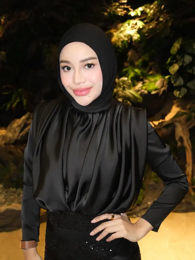 Adu Gaya Aurel Hermansyah dan Aaliyah Massaid Pakai Dress Hitam Glamor