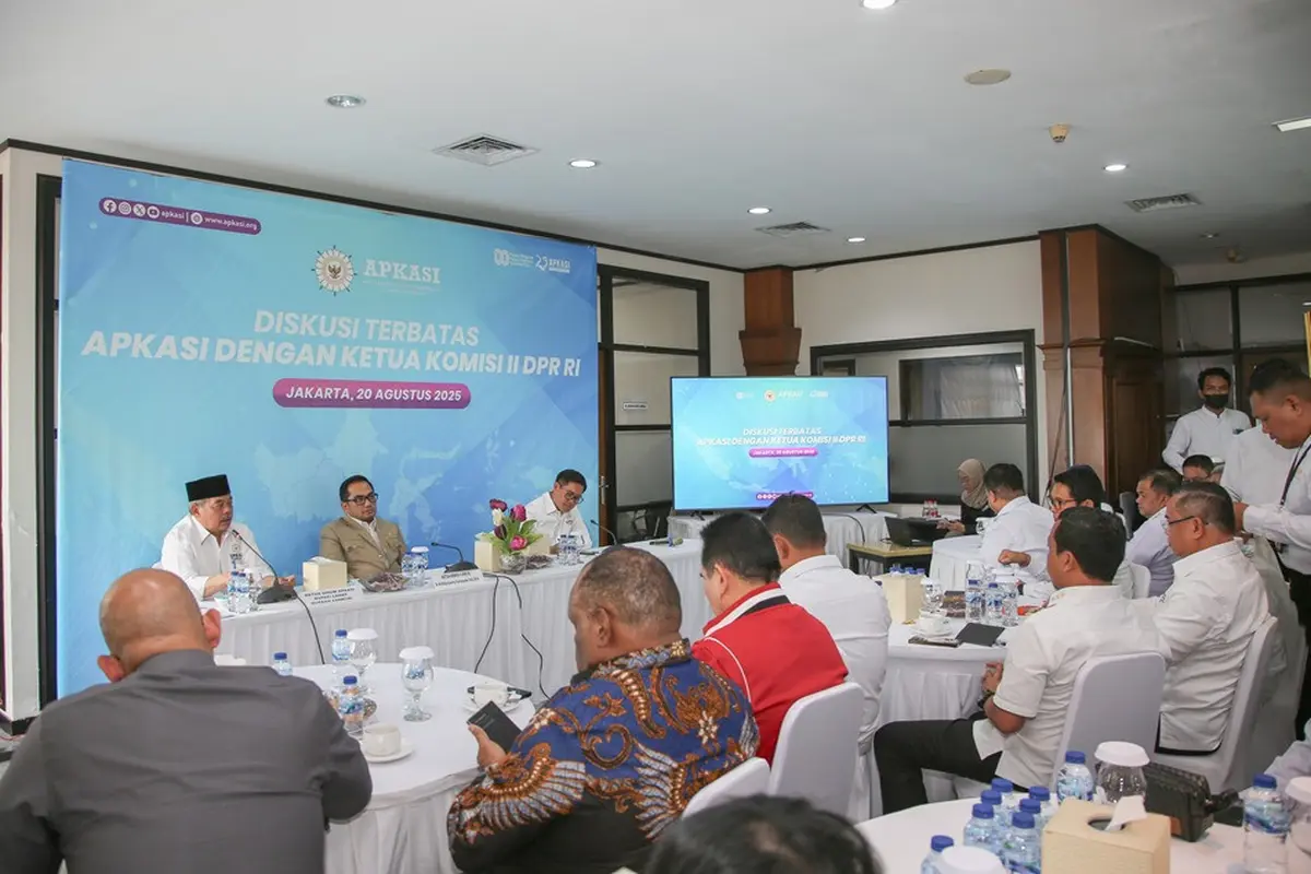 Ketua Komisi II DPR M Rifqinizamy Karsayuda alias Rifqi membedah jantung persoalan otonomi daerah dan masa depan pemilu serentak 2029.