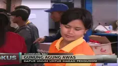 hidangan untuk para pengungsi yang jumlahnya mencapai belasan ribu setiap hari dimasak.Fasilitas lainnya adalah penitipan ternak milik warga