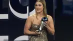 Kiper Inggris Mary Earps menerima penghargaan Kiper Wanita Terbaik FIFA 2022 dalam penganugrahan The Best FIFA Football Awards 2022 di Paris, Prancis, Senin (27/2/2023). Kiper Manchester United ini mengalahkan Christiane Endler dari Lyon dan Ann-Katrin Berger dari Chelsea.  (AP Photo/Michel Euler)