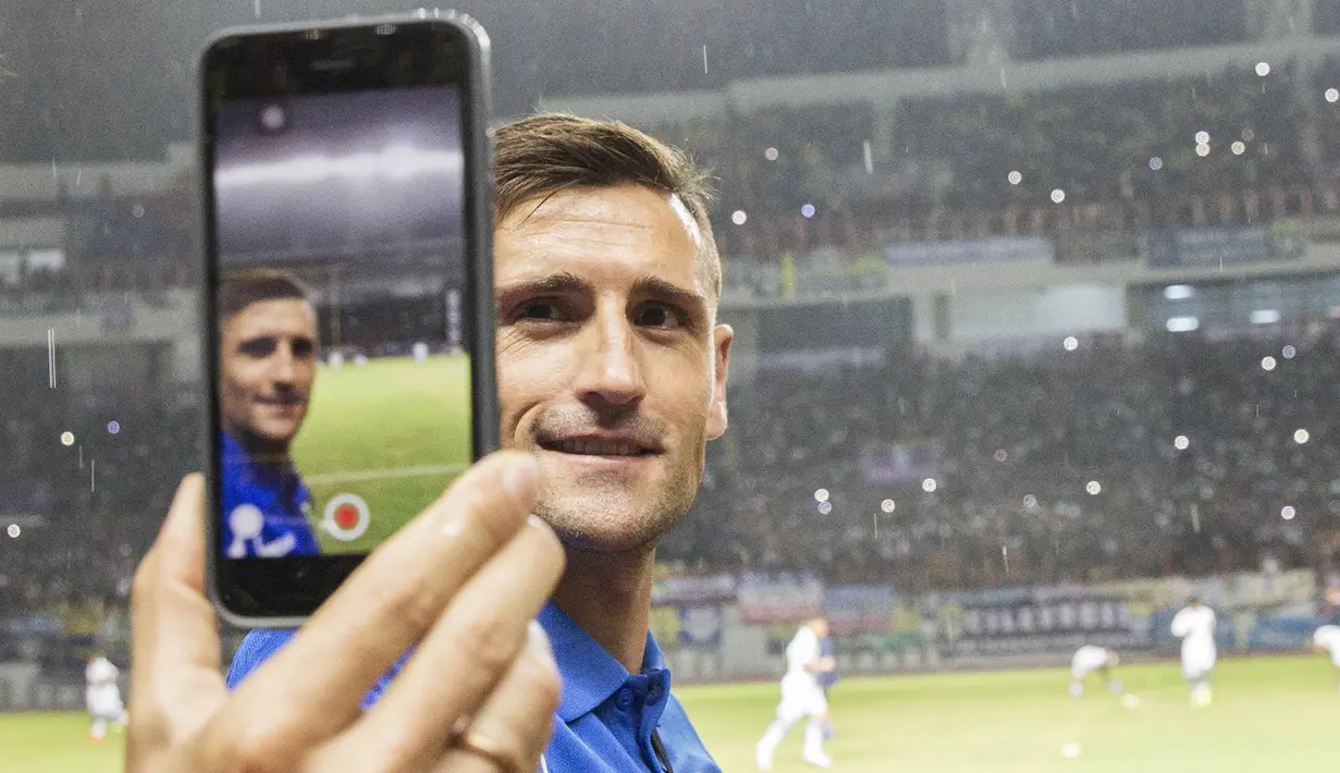 Juan Belencoso tak menyangka jika antusias dari supporter Persib Bandung sangat tinggi. (Bola.com/Vitalis Yogi Trisna)