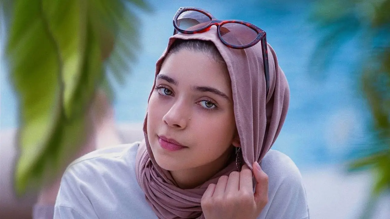 6 Gaya Hijab Isabel Tramp Anak Ayu Azhari yang Tak Kalah Cantik dan Stylish dari Sang Mama