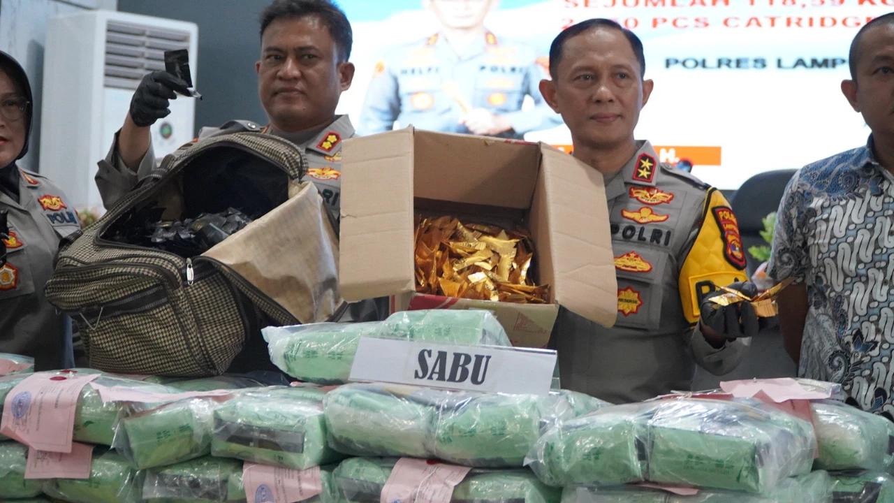 Ratusan Kilogram Narkoba Gagal Edar di Lampung, 8 Tersangka Diamankan Polisi