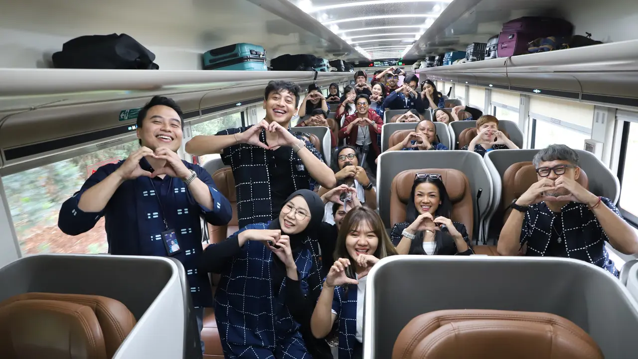 Promosi Kereta Luxury, KAI Ajak 60 Seleb dan Influencer Jalan-jalan ke Surakarta