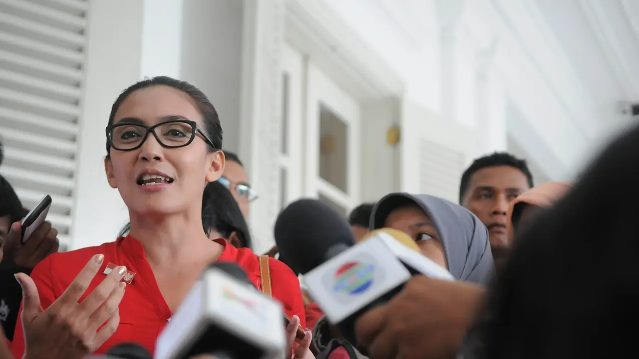 Joko Widodo dan Rieke Dyah Pitaloka_20140326
