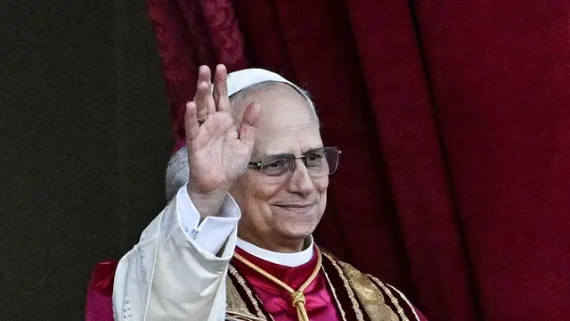Paus Leo XIV Berdoa di Makam Paus Fransiskus Jelang Pidato Minggu Pertamanya