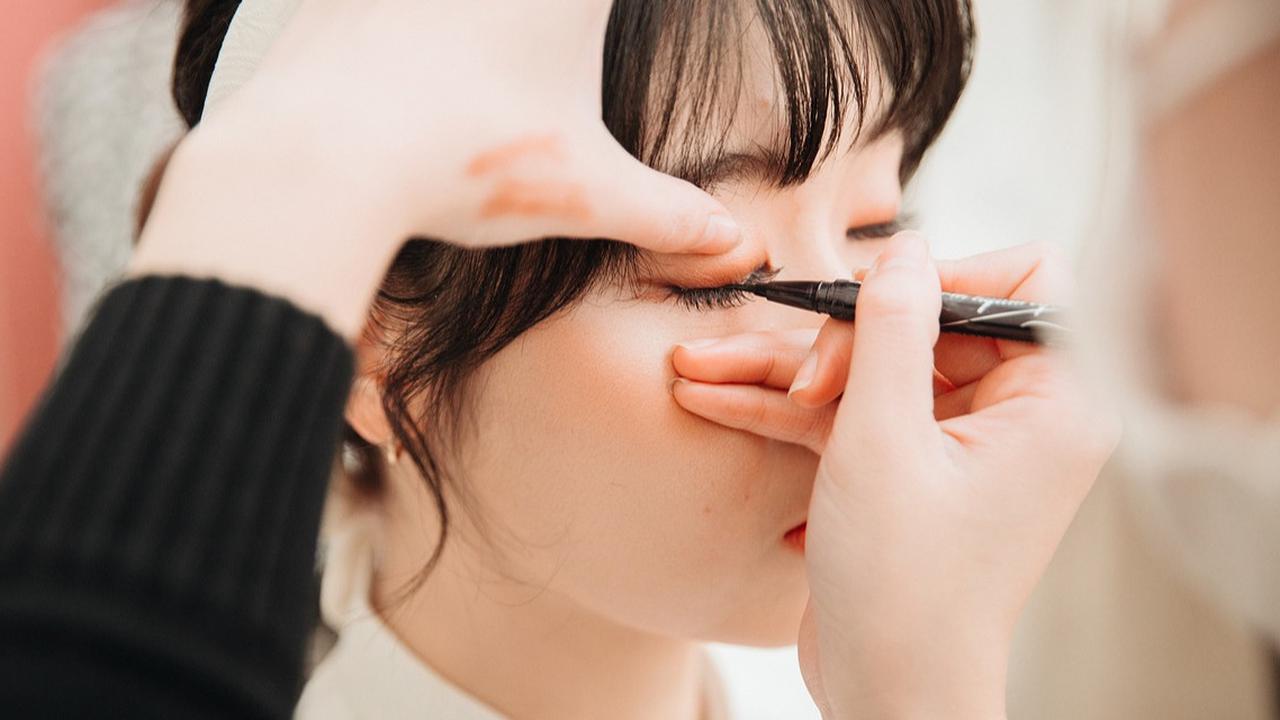 7 Rutinitas Makeup yang Bisa Membantu Mengatasi Depresi