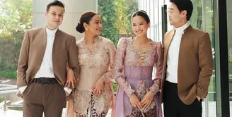 Maudy Ayunda baru saja mengunggah beberapa potret terbaru dirinya dan keluarga menghadiri pernikahan. [Foto: Instagram/maudyayunda]
