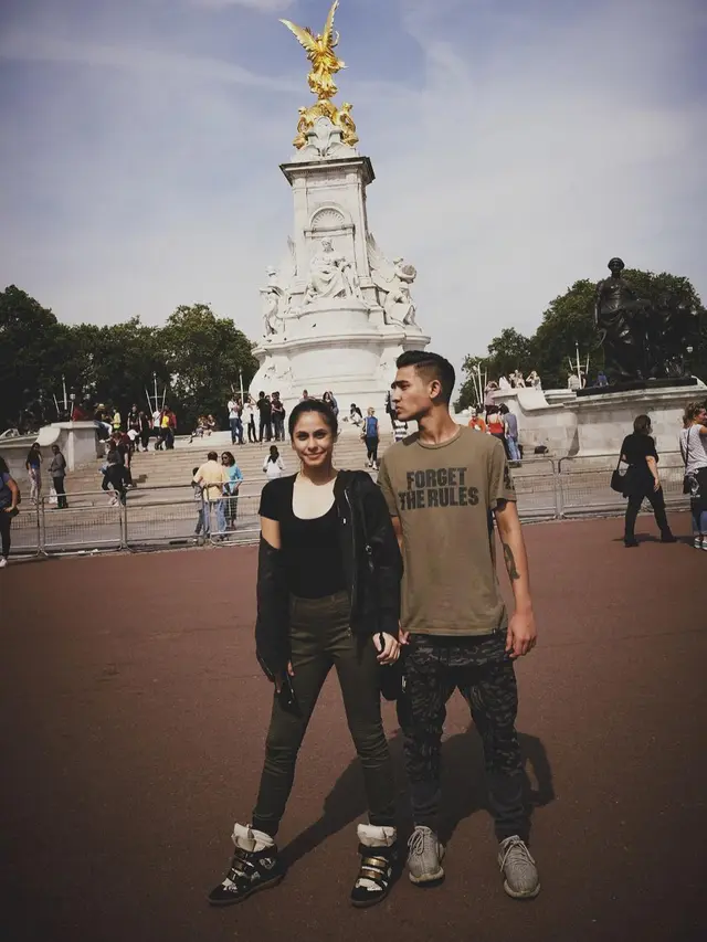 6 Potret Kebersamaan Axel Matthew dan Valerie Thomas, Kakak Adik yang Kompak