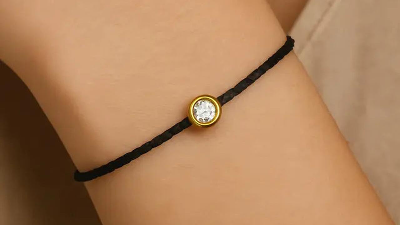 7 Model Gelang Emas Tali Hitam Terbaru, Aksesoris Kasual yang Stylish untuk Hangout