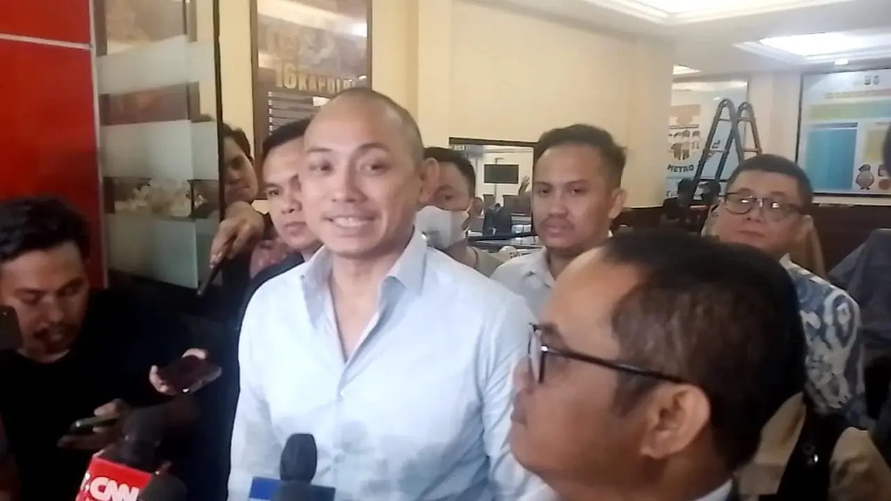 Tiko Aryawardhana usai menjalani pemeriksaan.