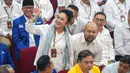 Siti Hediati Hariyadi (Titiek Soeharto) bersama Didiet Hediprasetyo saat hadir dalam penetapan Prabowo-Gibran sebagai presiden terpilih hasil Pilpres 2024 di kantor Komisi Pemilihan Umum Republik Indonesia, Jakarta, Rabu (24/4/2024). (Liputan6.com/Angga Yuniar)