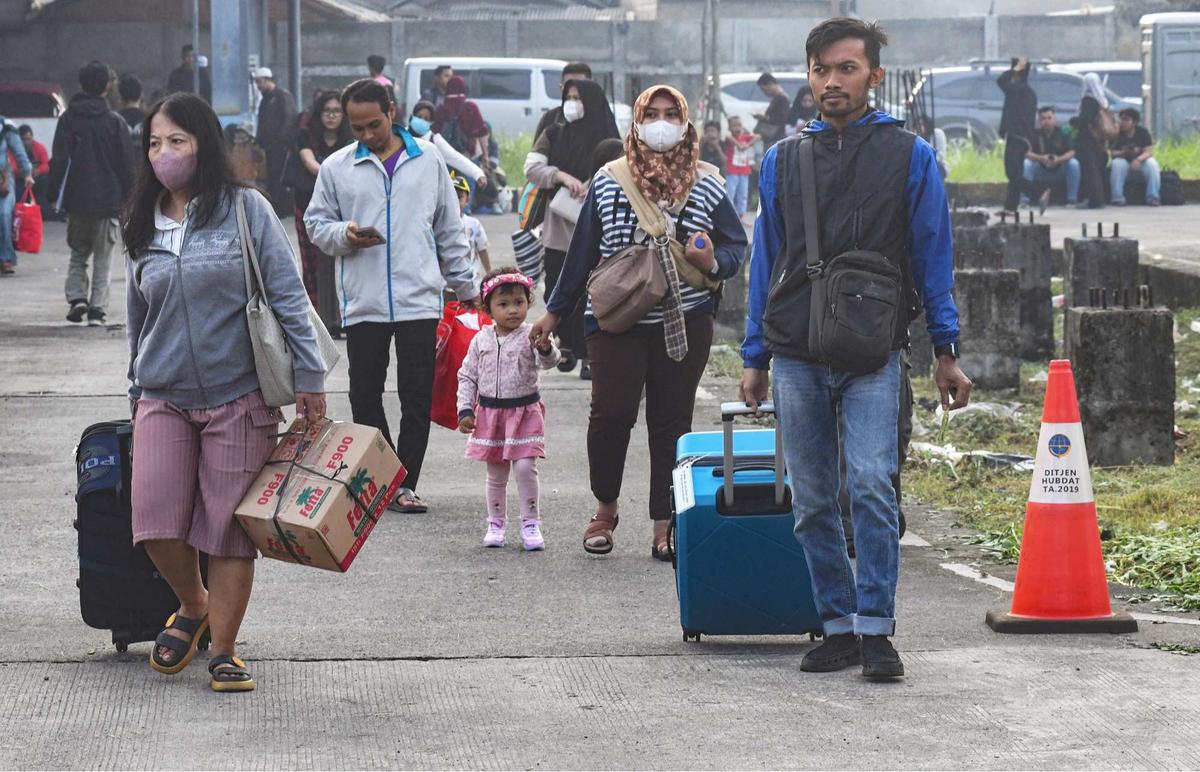 Kemenhub Berangkatkan 1.500 Peserta Mudik Gratis dari Terminal Pondok Cabe