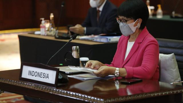 Menlu Retno Marsudi dalam Pertemuan Tingkat Menteri (PTM) forum Asia Pacific Economic Cooperation (APEC) yang diselenggarakan secara virtual pada 16 November 2020.