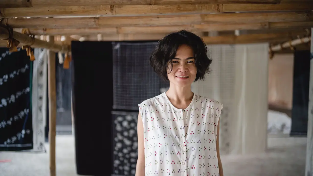 Brand lokal menerapkan konsep slow fashion dengan memakai material dasar menggunakan tekstil daur ulang dari limbah pra konsumsi