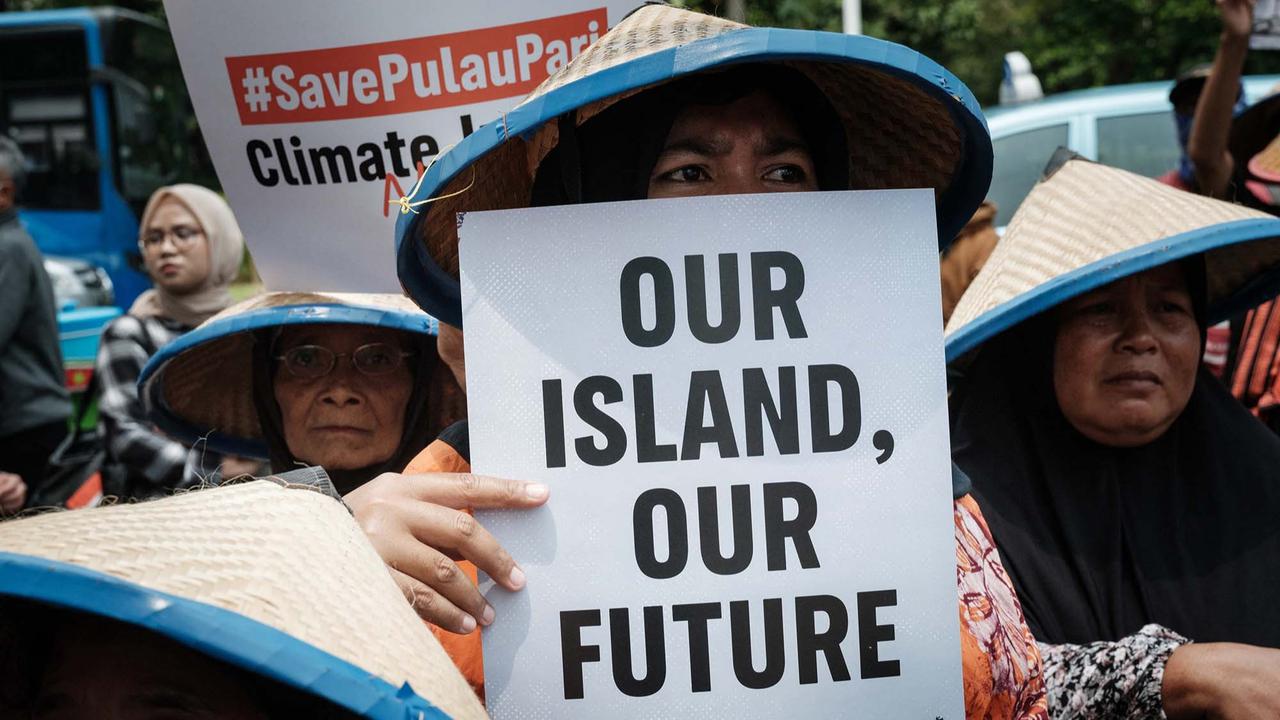 FOTO: Pulau Pari Terancam Tenggelam: Warga Desak KKP Cabut Izin Laut Bermasalah
