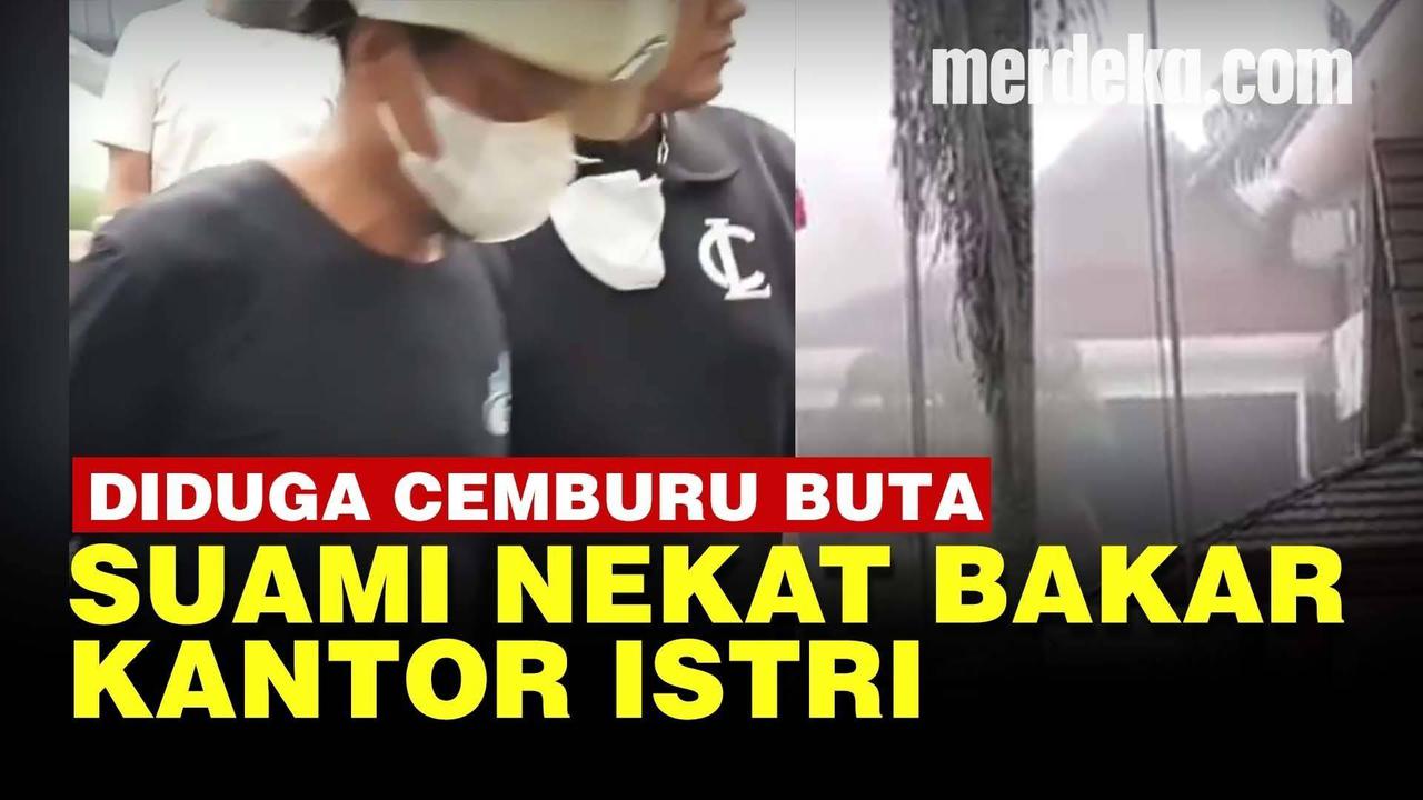 VIDEO: Pria Mengamuk Bakar Kantor Bappeda Riau
