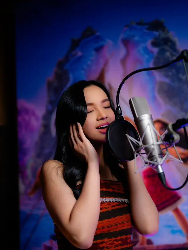 "Jauh Di Sana" resmi diluncurkan sebagai soundtrack versi bahasa Indonesia dari film animasi "Moana 2" oleh Lyodra (Dok/Disney Indonesia/Moana 2)