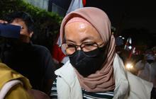Istri Bupati Pemalang Noor Faizah Tiba di Gedung KPK