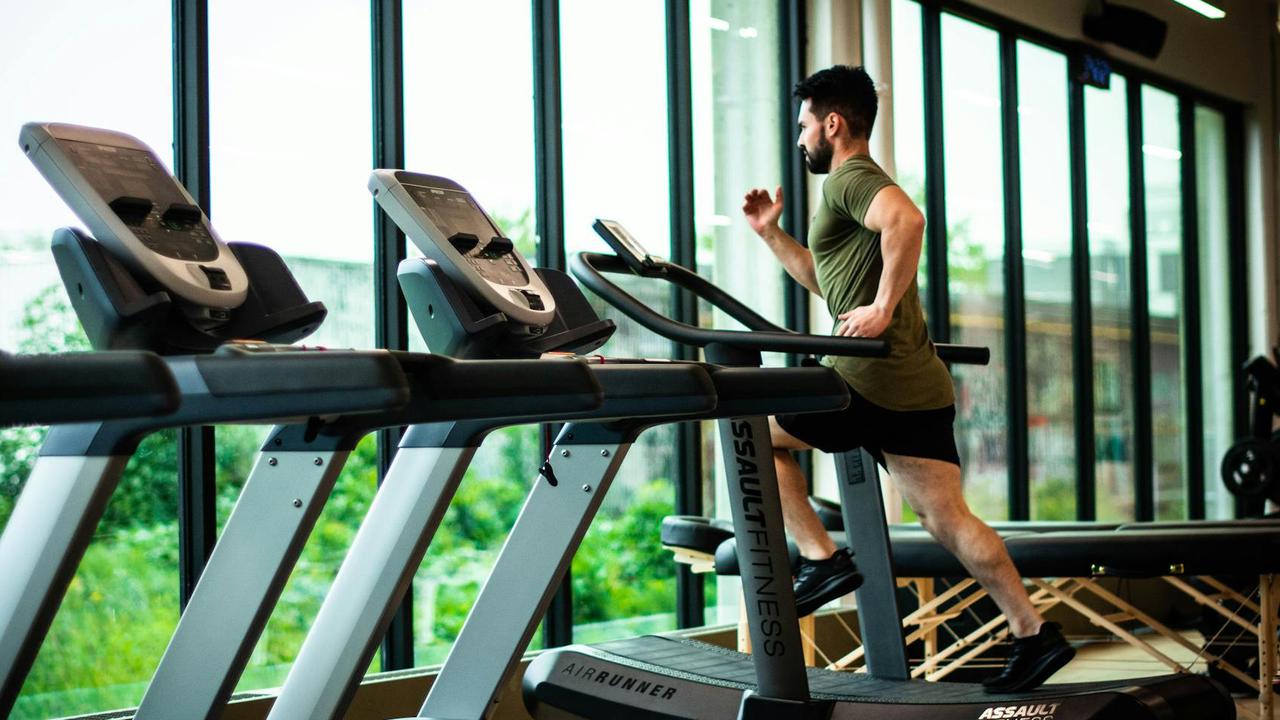 Bingung Pilih Treadmill atau Sepeda Statis? Simak Solusi Efektif Turunkan Berat Badan dan Jaga Kesehatan Jantung