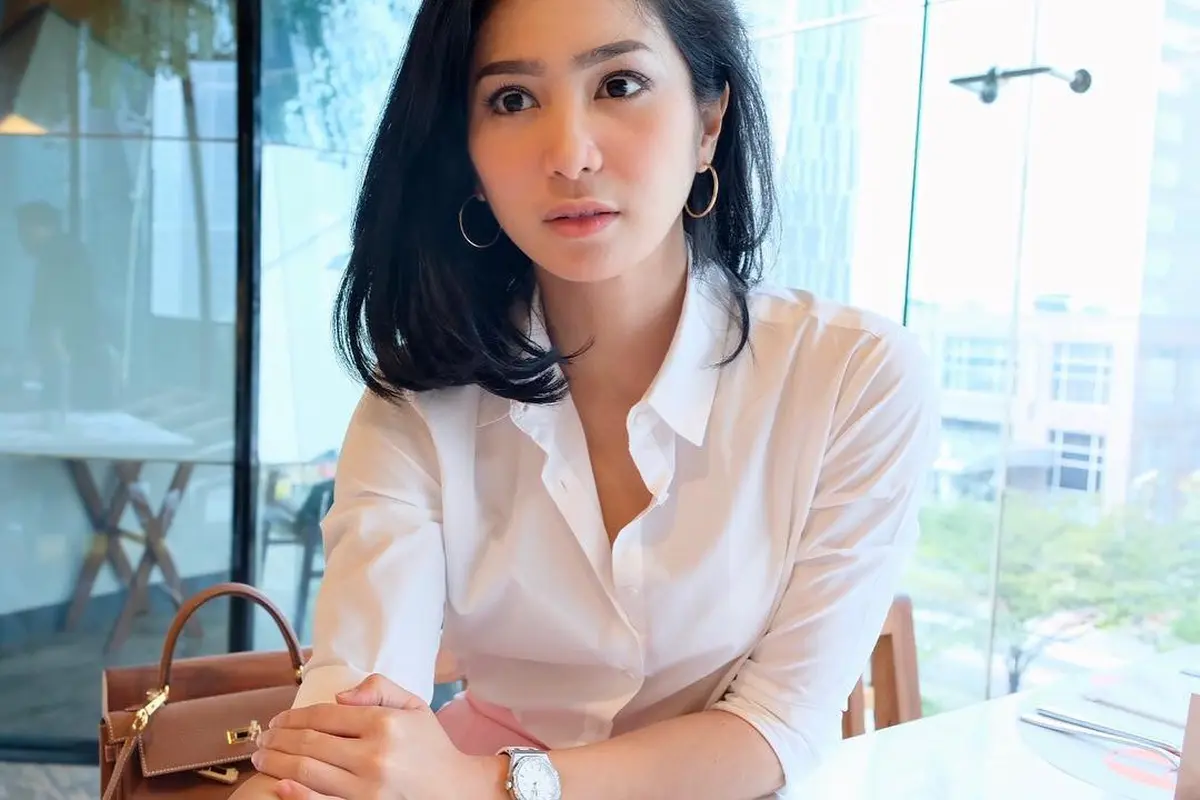 [Fimela] Bunga Zainal