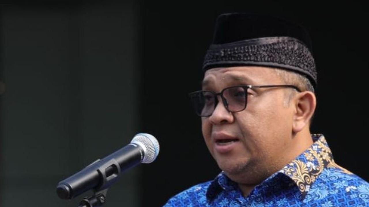 Kobarkan Pesan Jangan Jadi Bangsa Pecundang, Wamenaker Peringati Hari Pahlawan 2023