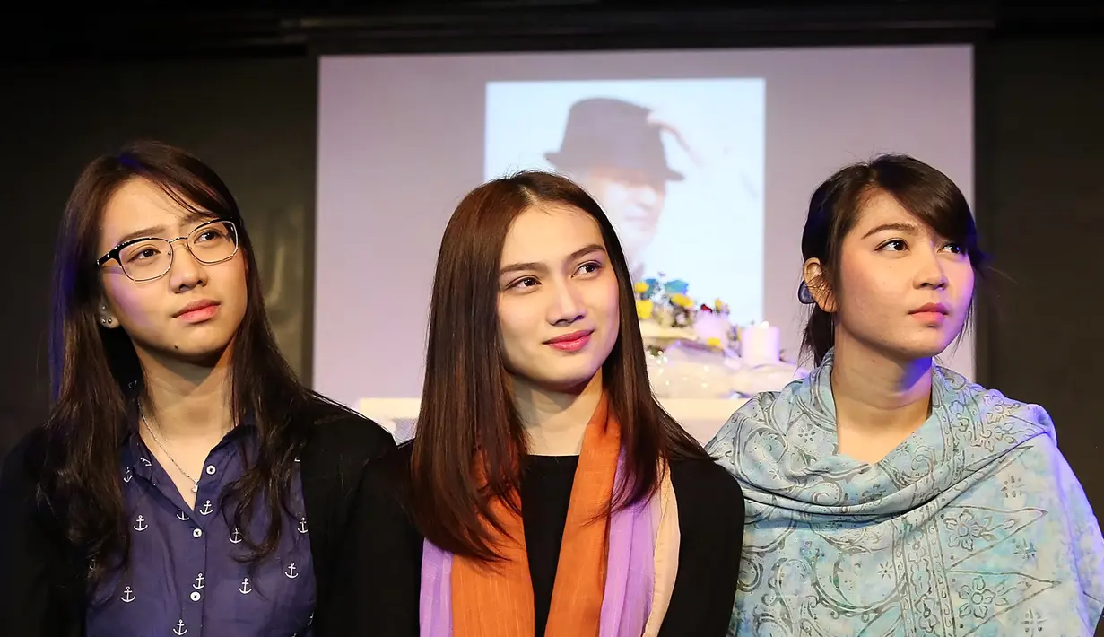 "Dari dulu kita punya mimpi konser di GBK dan banyak yang datang. Semoga member dan para fans bisa lebih semangat lagi buat wujudin mimpinya," tandas Shania. (Bambang E. Ros/Bintang.com)