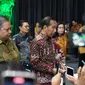 Presiden Joko Widodo bersama Menteri Koordinator Bidang Perekonomian Airlangga Hartarto dalam acara Festival Lingkungan, Iklim, Kehutanan dan Energi Baru Terbarukan (LIKE) 2, Jumat (9/8/2024) (Istimewa)
&nbsp;