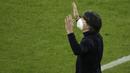 Ekspresi kecewa pelatih Jerman, Joachim Loew menyaksikan timnya melawan Makedonia Utara dalam laga lanjutan Kualifikasi Piala Dunia 2022 Zona Eropa Grup J di Duisburg, Jerman, Rabu (31/3/2021). Jerman kalah 1-2 dari Makedonia Utara. (AP/Thilo Schmuelgen/Pool)
