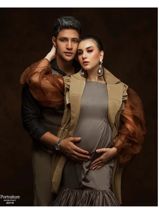 Gaya Pemotretan Maternity Shoot Irish Bella dan Ammar Zoni dengan Berbagai Tema