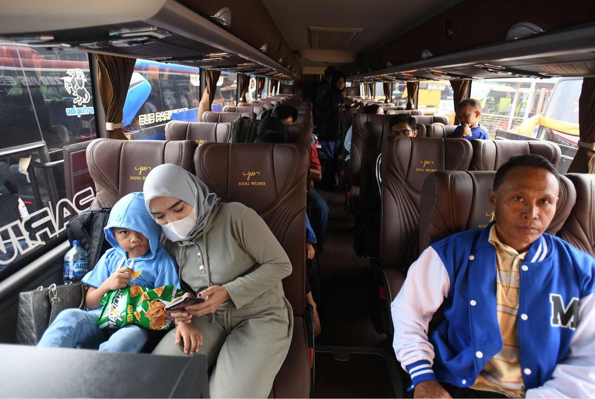 Kemenhub Berangkatkan 1.500 Peserta Mudik Gratis dari Terminal Pondok Cabe