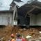 Rumah warga Bogor rusak akibat fenomena tanah bergerak