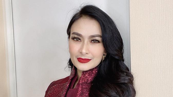 Rumah Orangtua Kebanjiran Iis Dahlia Semoga Pemerintah Cepat Tanggap Showbiz Liputan6 Com
