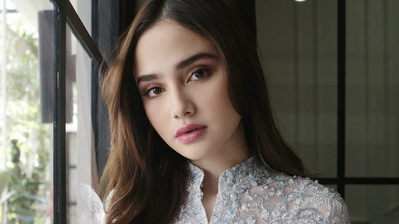 Menuju Hari Spesial Bersama El Rumi, Intip Rahasia Kulit Glowing Syifa Hadju dari Dalam