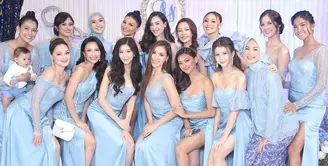 Berbagai model dress tampak dikenakan para Puteri Indonesia sebagai busana bridesmaid mereka. @officialputeriindonesia.