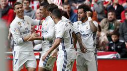 2. Real Madrid - Pendapatan 674,5 juta euro (Rp11,01 triliun). (EPA/Luis Tejido)