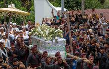 FOTO: Selamat Jalan Sang Raja,  Warga Solo dan Yogyakarta Hantarkan Pakubuwono XIII