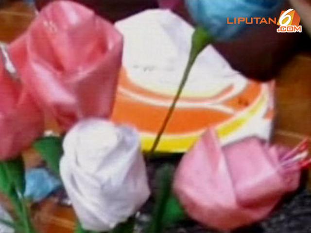 Cara Membuat Bunga Dari Sedotan Plastik Untuk Manfaatkan Limbah Lifestyle Liputan6 Com