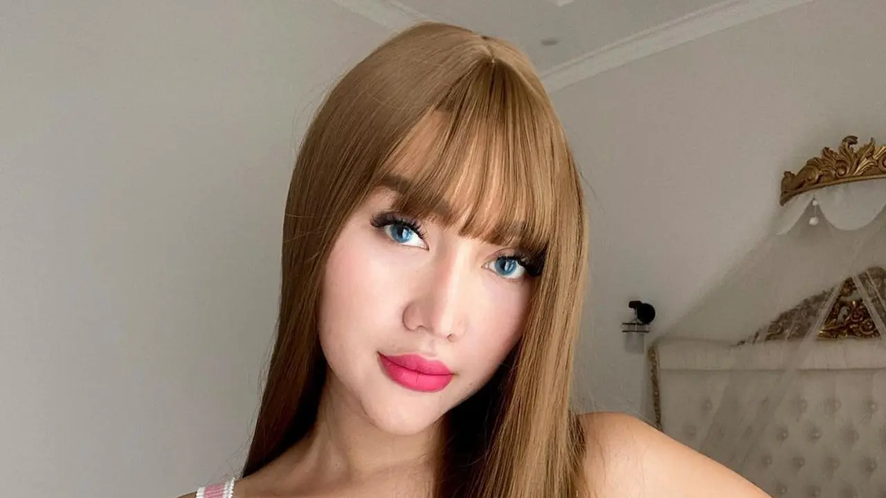 Lucinta Luna (https://www.instagram.com/p/CRdjEA8lOYW/)